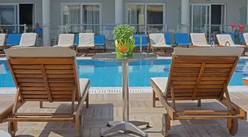 PALAPART GIKAS SUITES AND STUDIOS