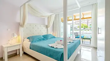 Palapart Gikas Suites and Studios