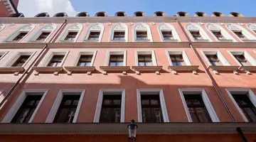 Palazzo Rosso Old Town
