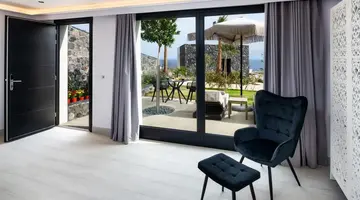 Palm Island Suites