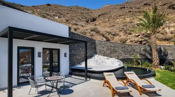 Palm Island Suites
