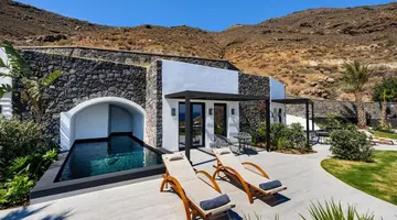 Palm Island Suites