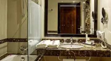 Palm Plaza Hotel & Spa