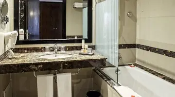 Palm Plaza Hotel & Spa