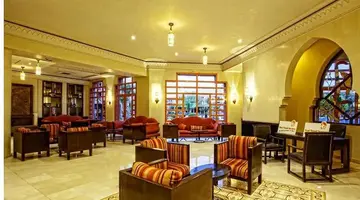 Palm Plaza