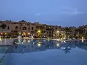 Palm Plaza