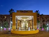 Palm Plaza