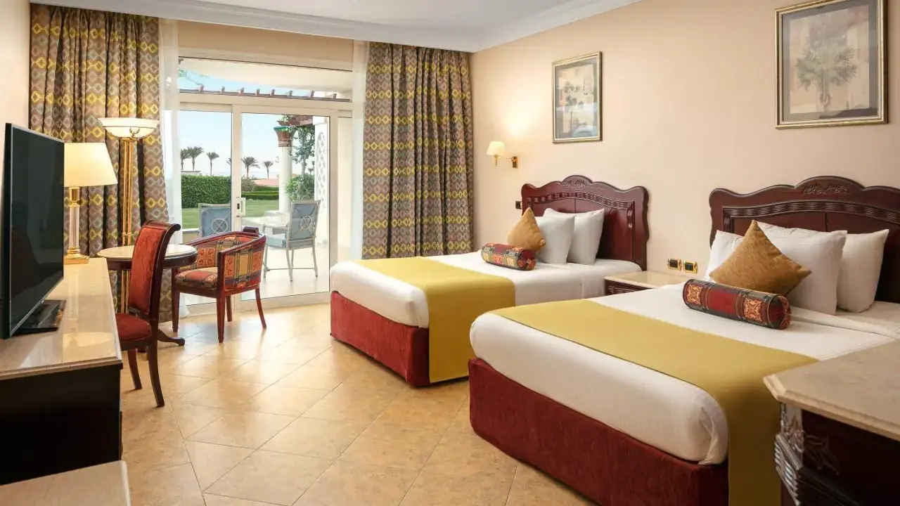 PALM ROYALE SOMA BAY