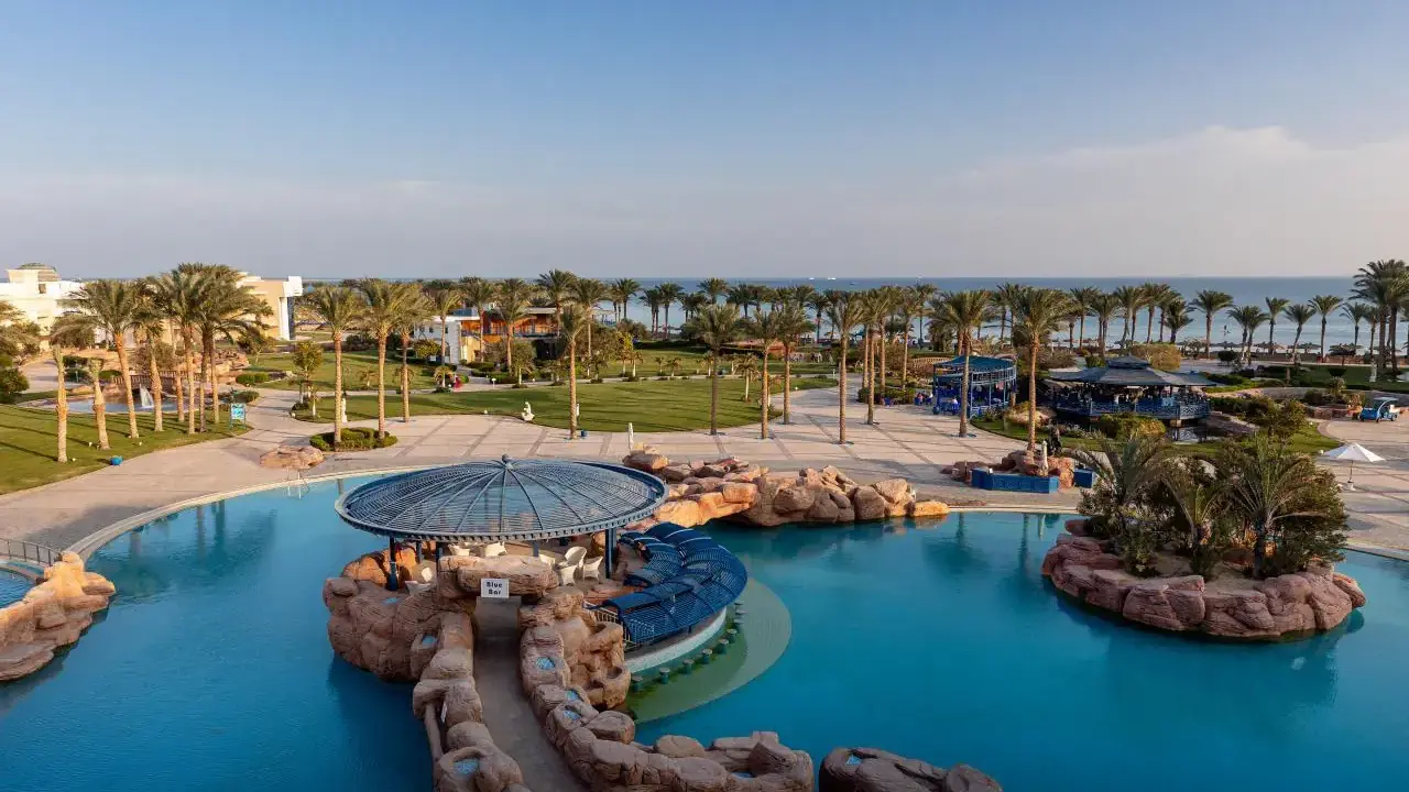 PALM ROYALE SOMA BAY