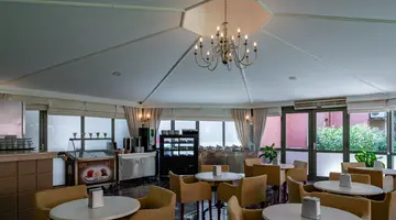 PALMERAS BEACH HOTEL