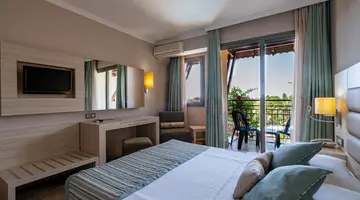 PALMERAS BEACH HOTEL