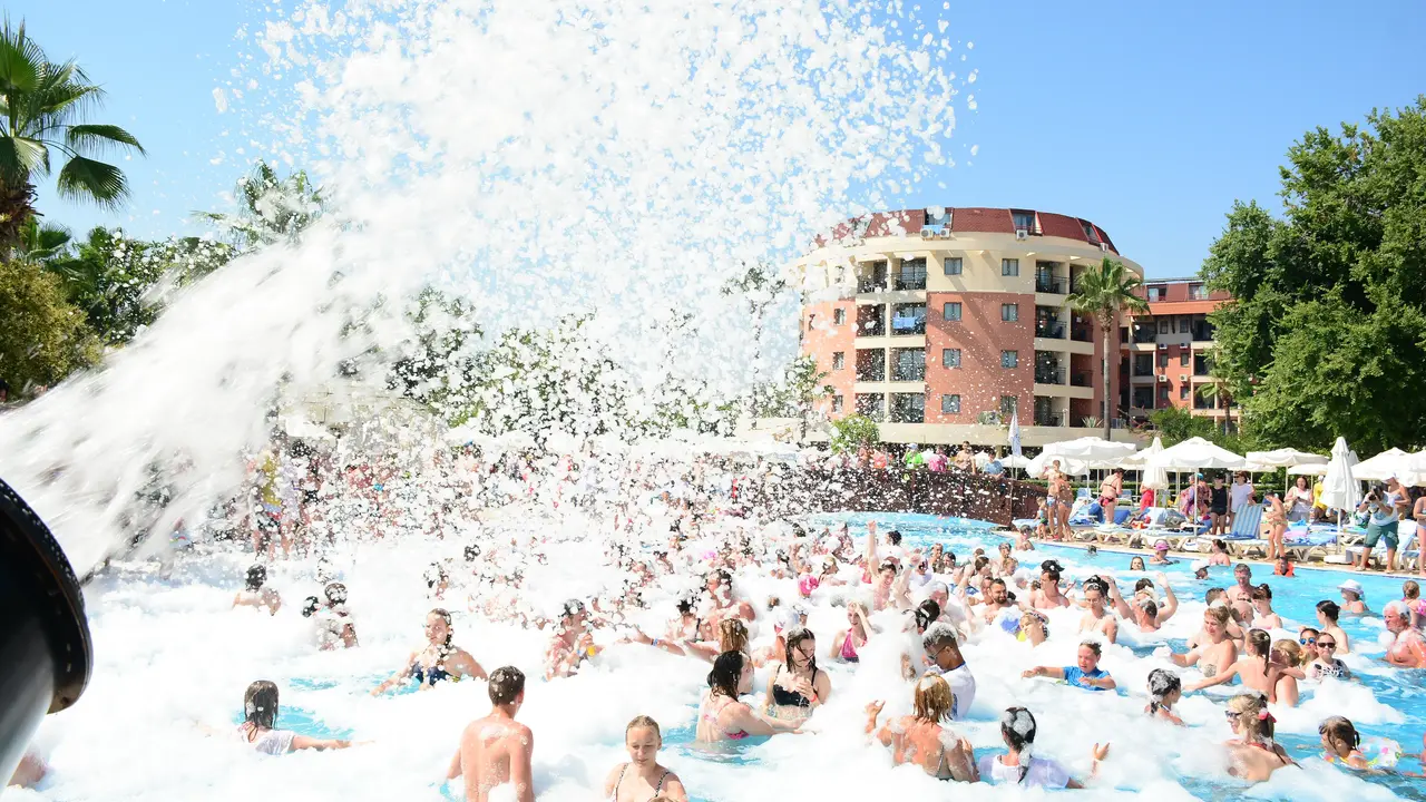 PALMERAS BEACH HOTEL