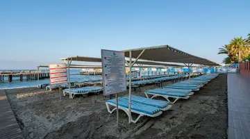 PALMERAS BEACH HOTEL
