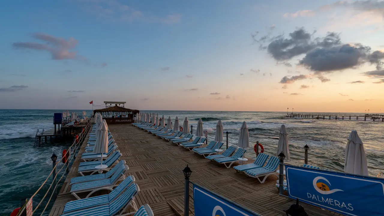 PALMERAS BEACH HOTEL