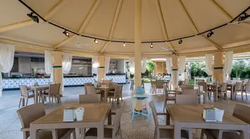 PALMERAS BEACH HOTEL
