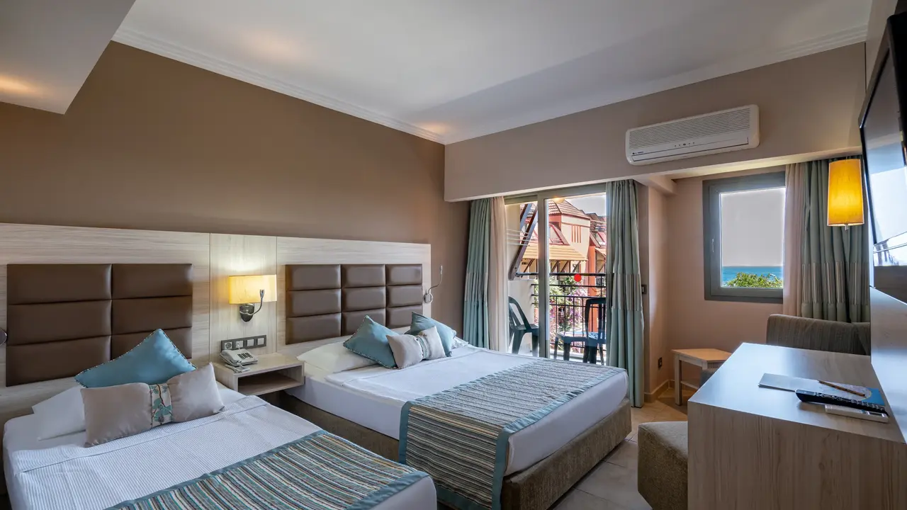 PALMERAS BEACH HOTEL