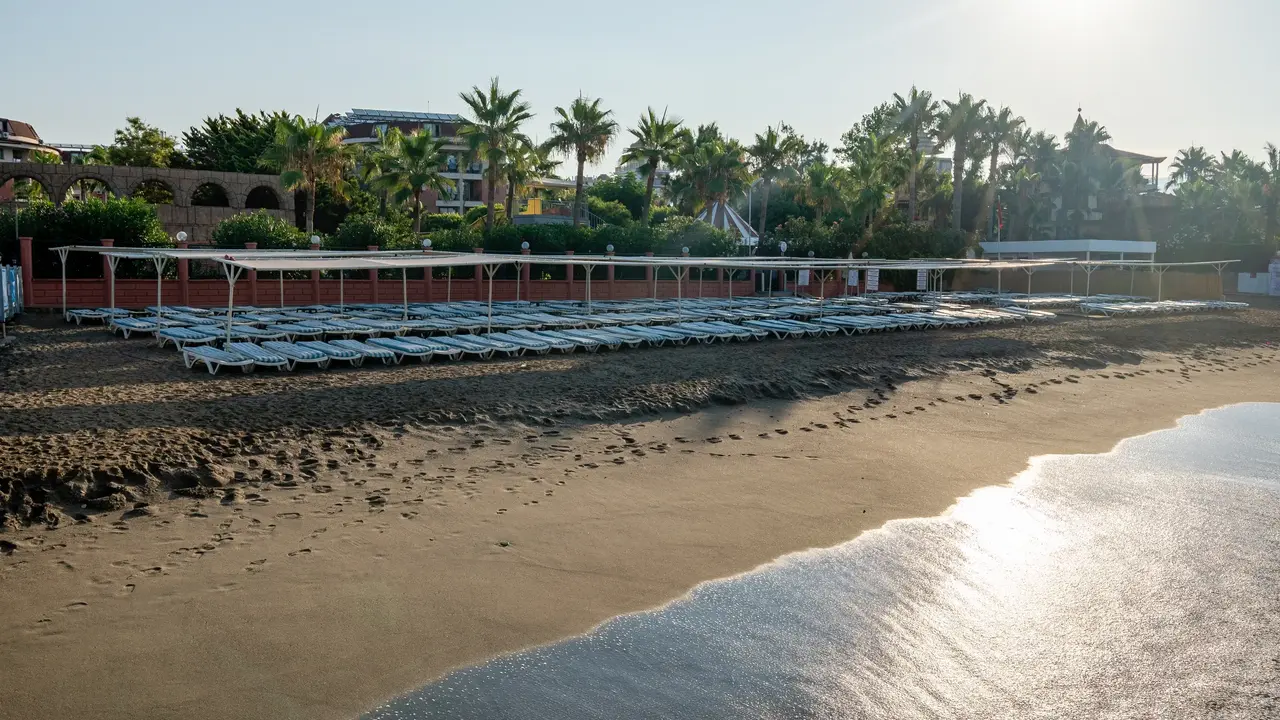 PALMERAS BEACH HOTEL