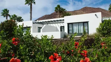 Palmeras Garden Apartments