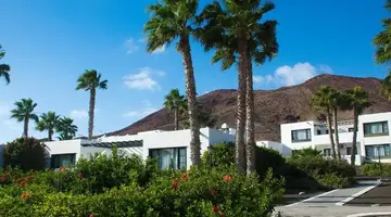 Palmeras Garden Apartments