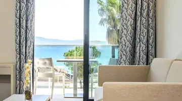 Palmon Bay Hotel & Spa