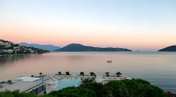 Palmon Bay Hotel & Spa