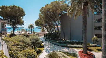Palmon Bay Hotel & Spa