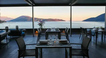 Palmon Bay Hotel & Spa