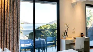 Palmon Bay Hotel & Spa