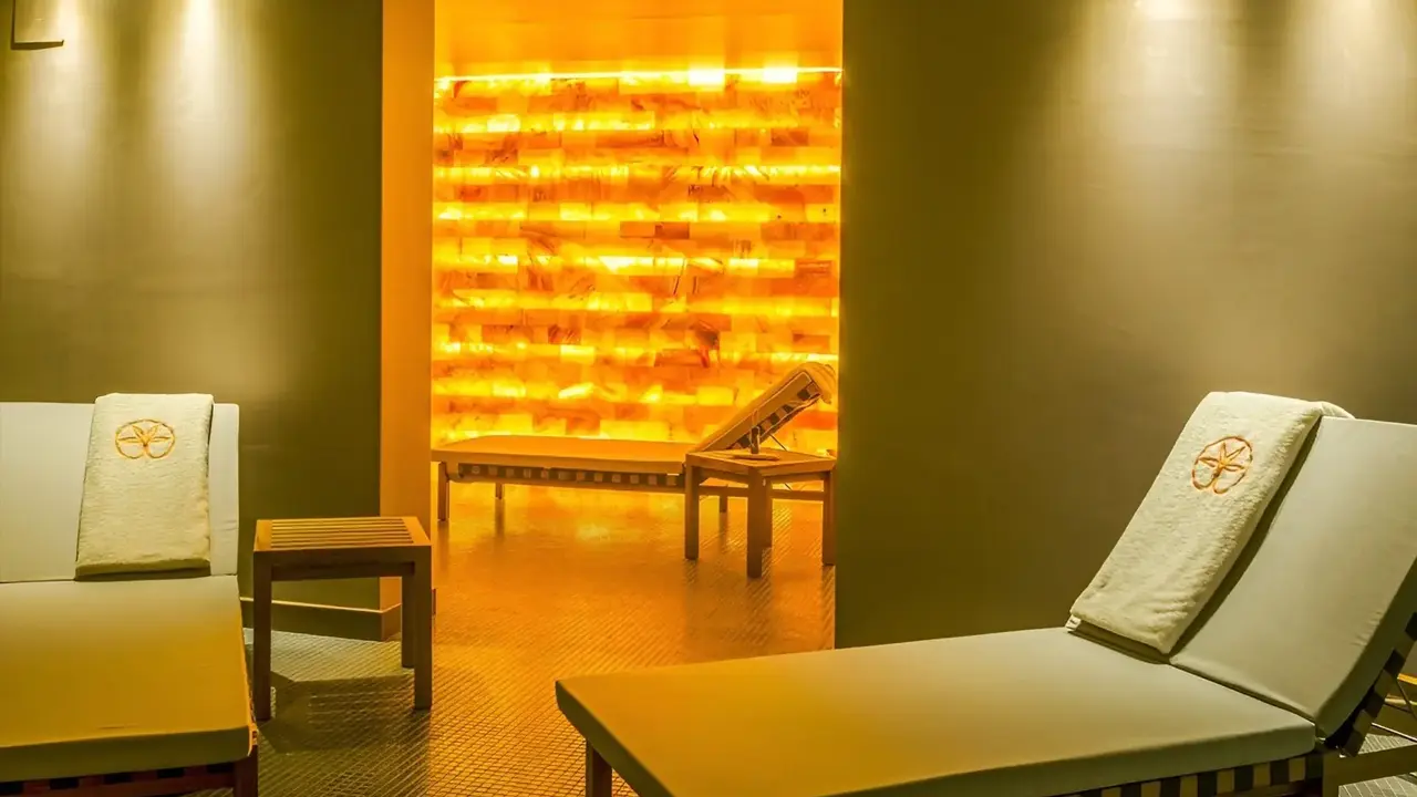 Palmon Bay Hotel & Spa