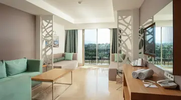 Paloma Oceana Resort