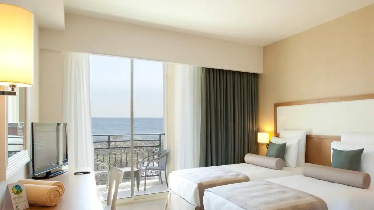 Paloma Oceana Resort