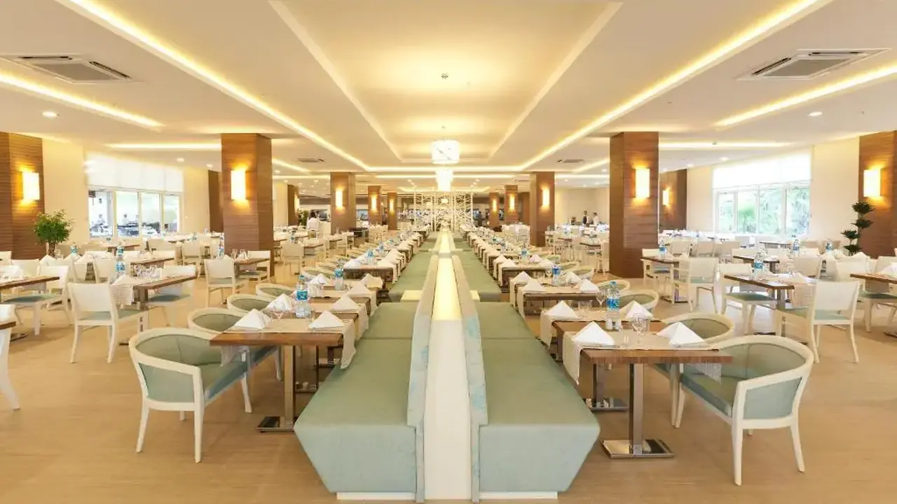 PALOMA OCEANA RESORT