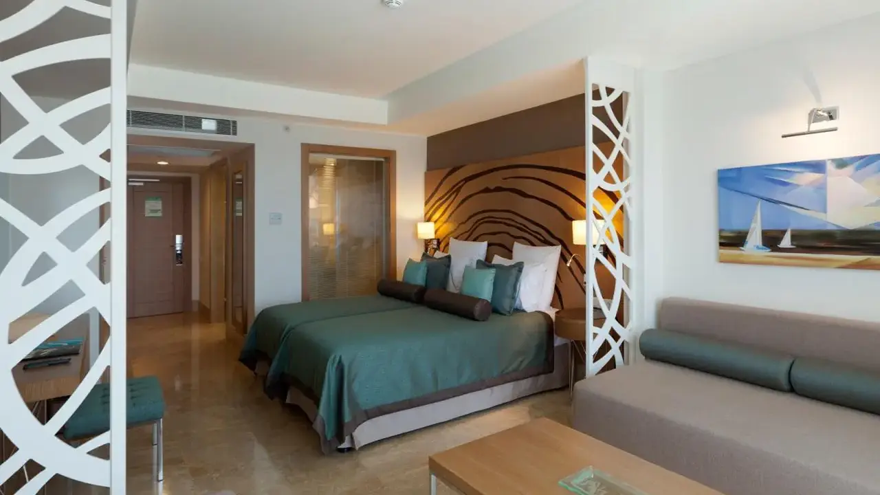 Paloma Oceana Resort
