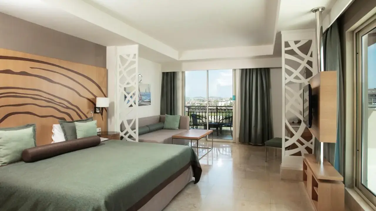 Paloma Oceana Resort