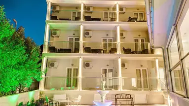 PALOTEL LUXURY HOTEL