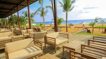 Pandanus Beach Resort & Spa*