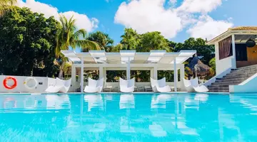 Papagayo Beach Resort