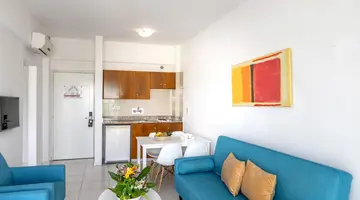 Papantonia Hotel Apts