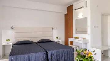 Papantonia Hotel Apts