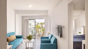 Papantonia Hotel Apts