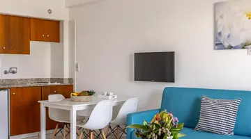 Papantonia Hotel Apts