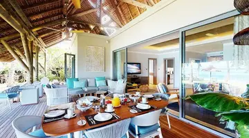 Paradis Beachcomber Golf Resort & Spa