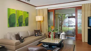 PARADIS BEACHCOMBER GOLF RESORT & SPA