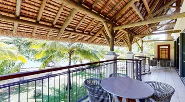 Paradis Beachcomber Golf Resort & Spa
