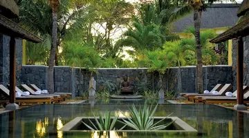 PARADIS BEACHCOMBER GOLF RESORT & SPA