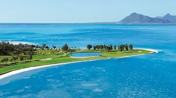 Paradis Beachcomber Golf Resort & Spa