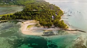 Paradis Beachcomber Golf Resort & Spa