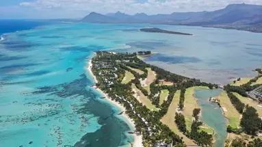 Paradis Beachcomber Golf Resort & Spa