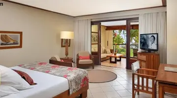 Paradis Beachcomber Golf Resort & SPA