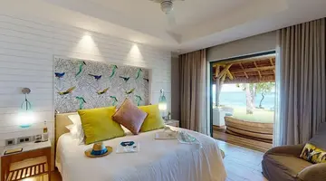 Paradis Beachcomber Golf Resort & Spa